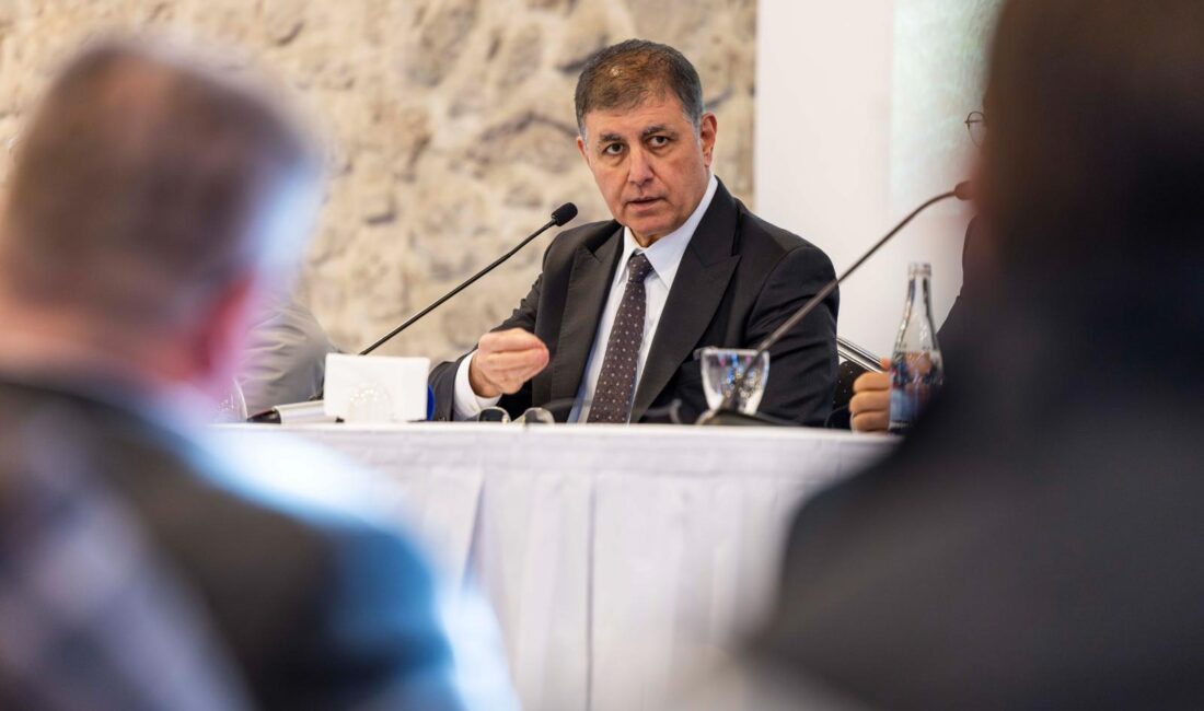 İzmir Büyükşehir Belediye Başkanı Dr. Cemil Tugay, kooperatif buluşmalarında tarımın