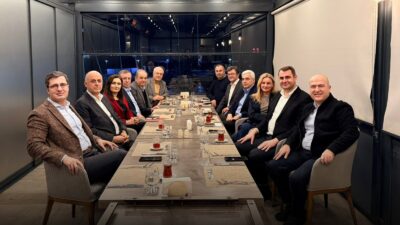 CHP İzmir’de "iletişimsizlik" sorunu sonrası yeni dönem başlıyor. Milletvekilleri projelerden