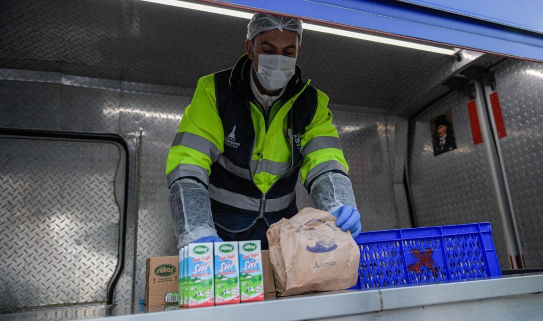 İzmir Büyükşehir Belediyesi, dezavantajlı mahallelerde eğitim gören ilkokul öğrencilerine yönelik