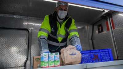 İzmir Büyükşehir Belediyesi, dezavantajlı mahallelerde eğitim gören ilkokul öğrencilerine yönelik