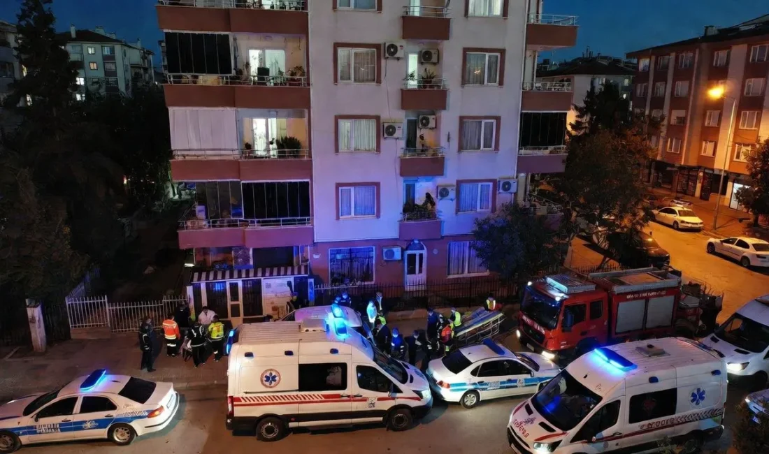 Emekli Durmuş Yüksek'in kira ödemesini geciktirmesi emlakçısını şüphelendirdi. İtfaiye eşliğinde