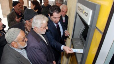 Yeni yılla birlikte yapılan maaş düzenlemelerinden doğan fark ödemeleri için