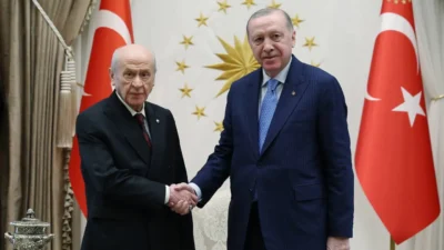 Cumhurbaşkanı Recep Tayyip Erdoğan, MHP Lideri Devlet Bahçeli’yi Cumhurbaşkanlığı Külliyesi’nde