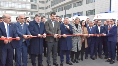 İzmir Şehir Hastanesi’nde düzenlenen törende konuşan Eyyüp Kadir İnan, İzmir’e