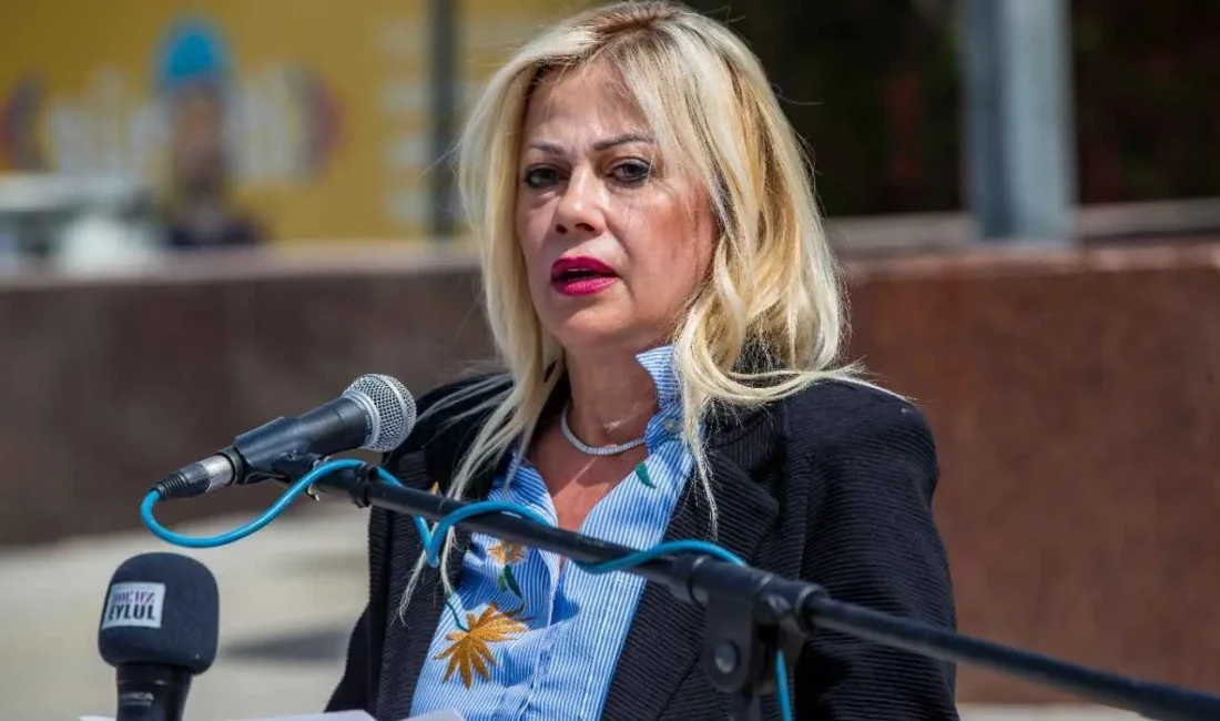 İzmir Gazeteciler Cemiyeti (İGC) Başkanı Dilek Gappi, CHP’nin İzmir’de düzenlediği