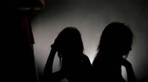 İzmir'in Ödemiş ilçesinde emniyet güçlerinin uzun süredir takibe aldığı fuhuş