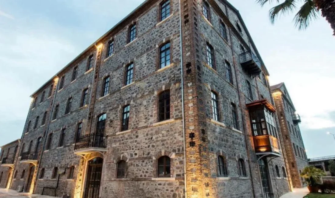 Konak Kaymakamlığı tahliye için düğmeye bastı, polis binaya gitti; ancak