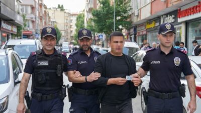 Yunus polislerinin durdurduğu şüpheli sahte kimlik gösterdi ama kurtulamadı. Dolandırıcılık