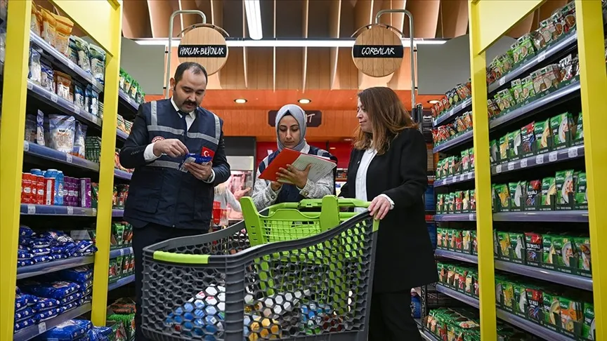 Ticaret Bakanlığı İzmir'de sahaya indi! Market, fırın ve kasaplarda fiyatlar