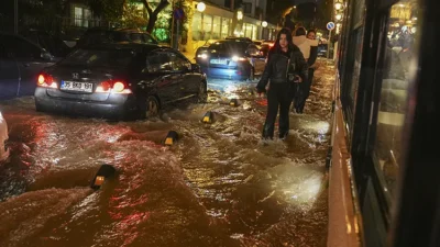 Son yılların en şiddetli yağışı İzmir'i vurdu. Manda, Meles ve