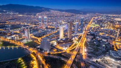 İzmir Büyükşehir Belediyesi iştiraki İZPA tarafından hazırlanan "Mercek İzmir –