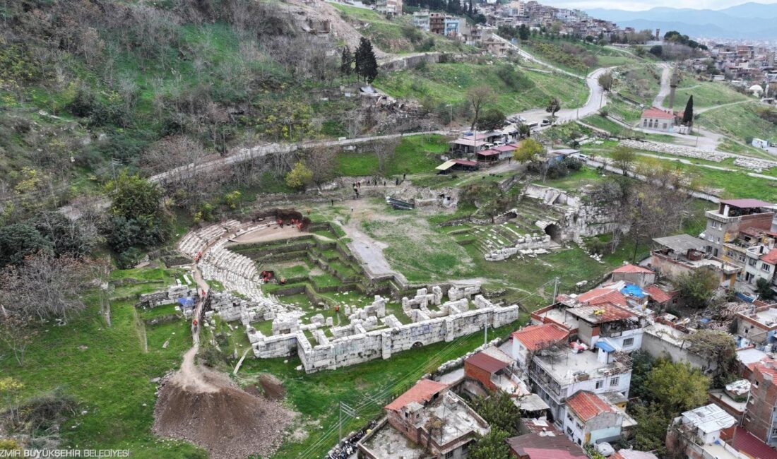 Kadifekale’nin eteklerinde saklı duran 20 bin kişilik Smyrna Antik Tiyatrosu