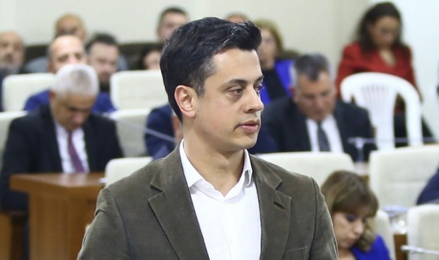 Karabağlar’da "Denetim" depremi: CHP Grubu bölündü, Cumhur İttifakı sandıktan zaferle çıktı!