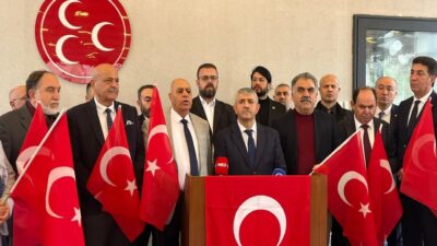 Nusaybin’deki bayrak saldırısı sonrası MHP İzmir İl Başkanlığı’nda bir araya