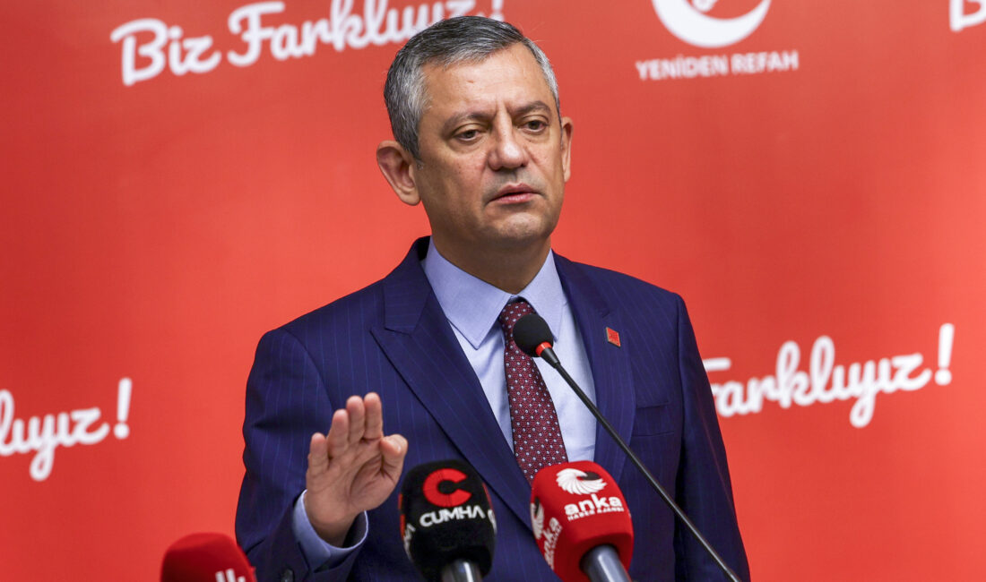 İstanbul’daki KİPTAŞ töreninde konuşan Özgür Özel, İzmir’deki kentsel dönüşüm kooperatifleri