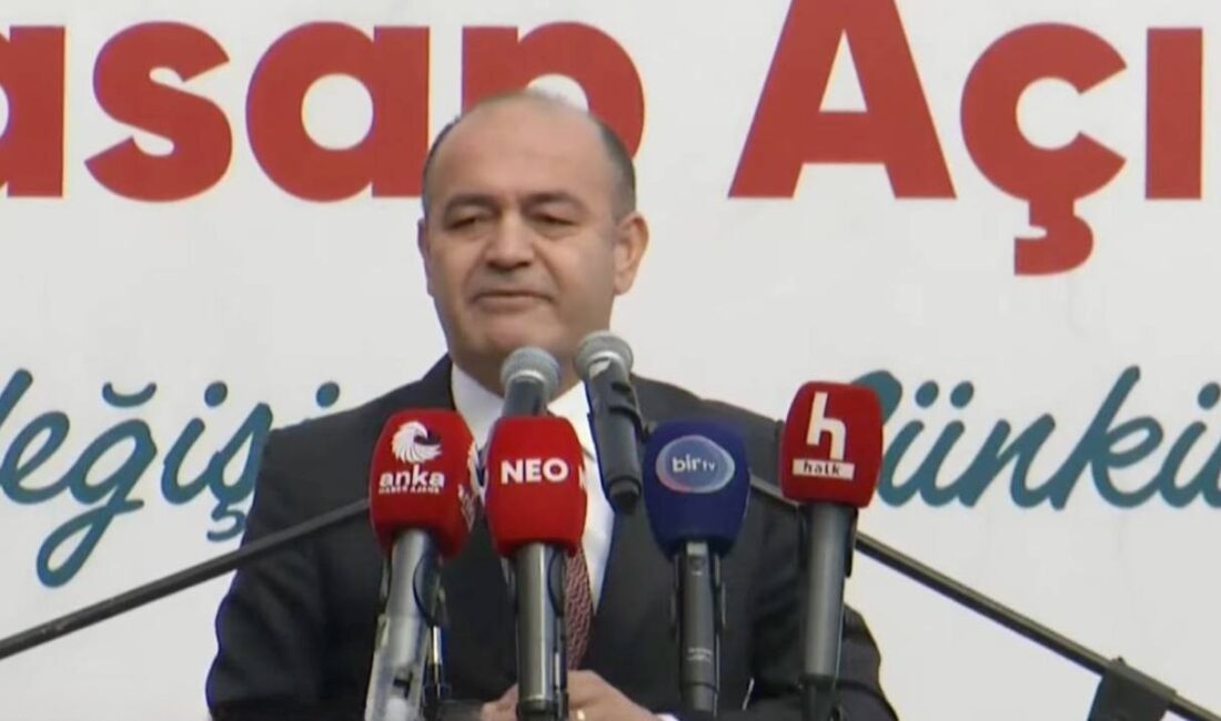 CHP Genel Başkan Yardımcısı Özgür Karabat, Bornova’da açtı ağzını yumdu