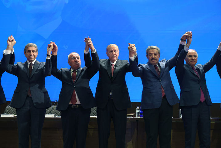 Cumhurbaşkanı ve AK Parti Genel Başkanı Recep Tayyip Erdoğan, partisinin