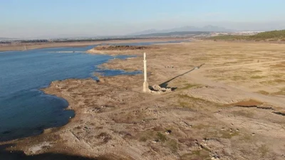 İzmir’de son günlerde etkili olan şiddetli sağanak yağışlar, aylardır kuruma