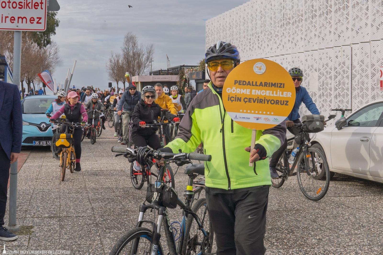 İzmir Büyükşehir Belediyesi ile Türkiye Görme Özürlüler Kitaplığı (TÜRGÖK), Beyaz