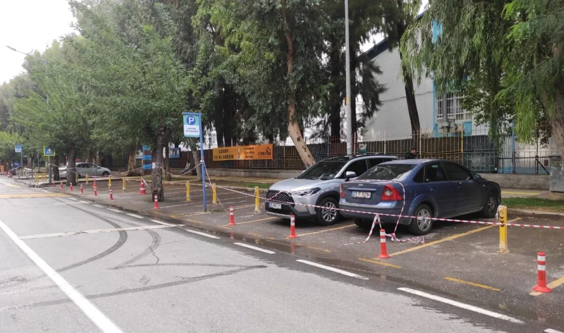 Büyükşehir Belediye Başkanı Cemil Tugay'dan flaş karar. Sokak otoparkları artık