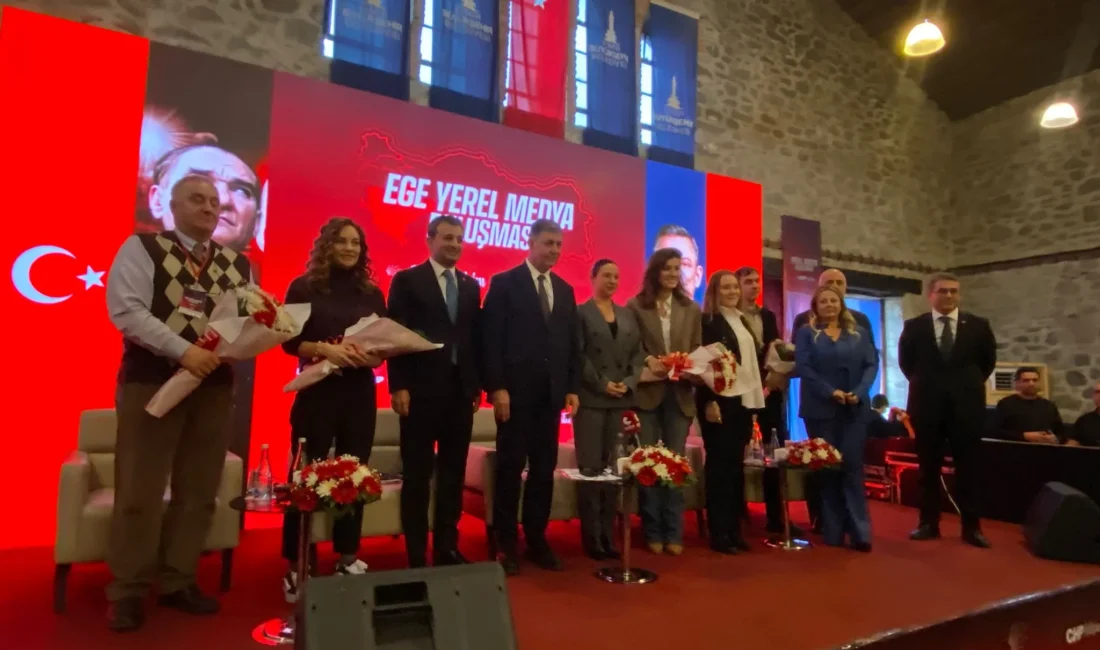 Ege Bölgesi'nin tüm gazetecileri İzmir'deki Medya Buluşması'nda buluştu. CHP'li Burhanettin