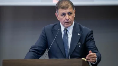 CHP’nin Türkiye genelinde başlattığı ‘Yerel Medya Buluşmaları’nın İLK durağı İzmir