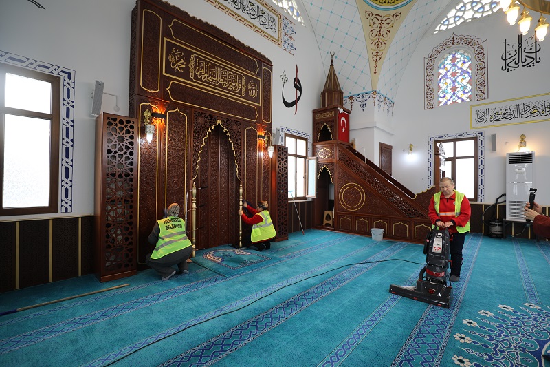 Menderes’te camiler Ramazan'a hazır: Gönül rahatlığıyla ibadet