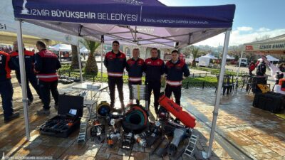 İzmir, 6 Şubat 2023 depremlerinin üçüncü yıl dönümünde hem hüznü