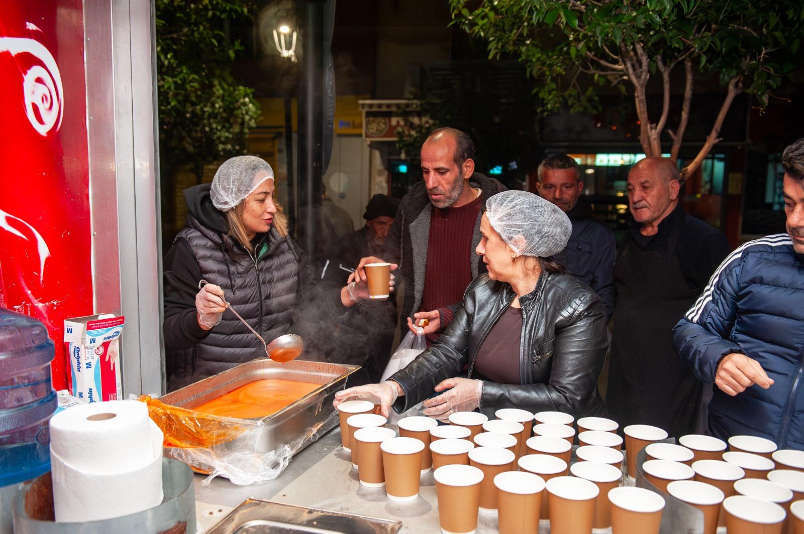 Karşıyaka Belediyesi’nden 30 bin kişiye sıcak çorba ikramı