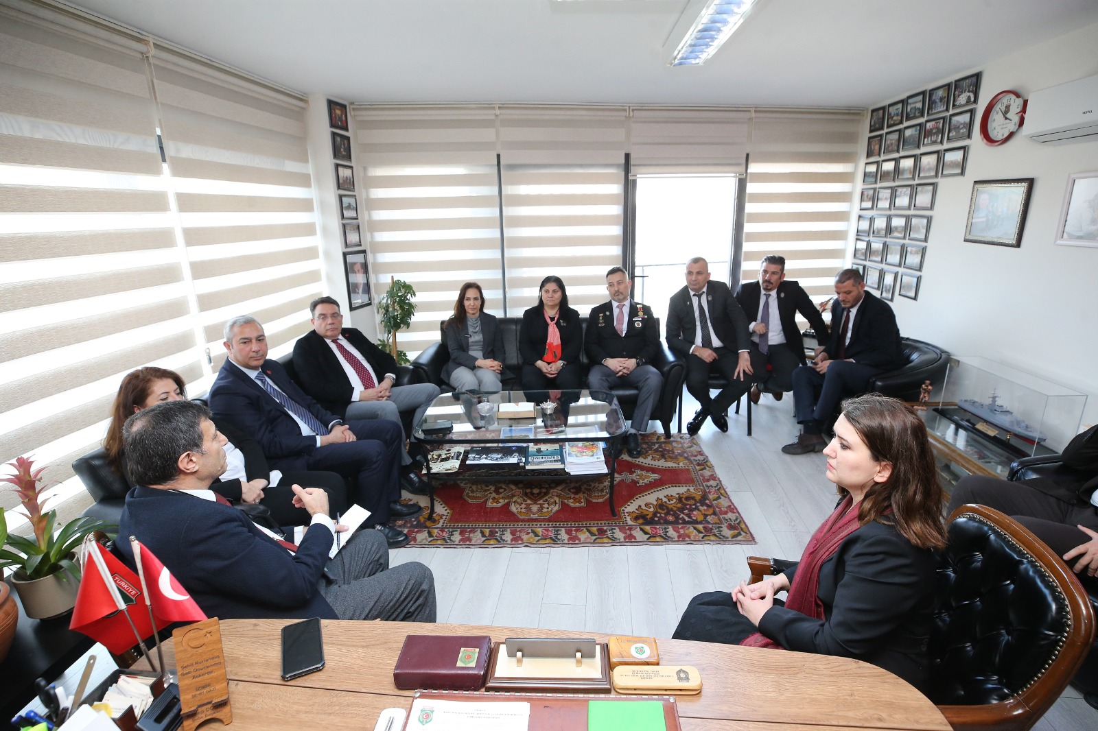 Karşıyaka’da gaziler ve şehit ailelerine anlamlı ziyaret