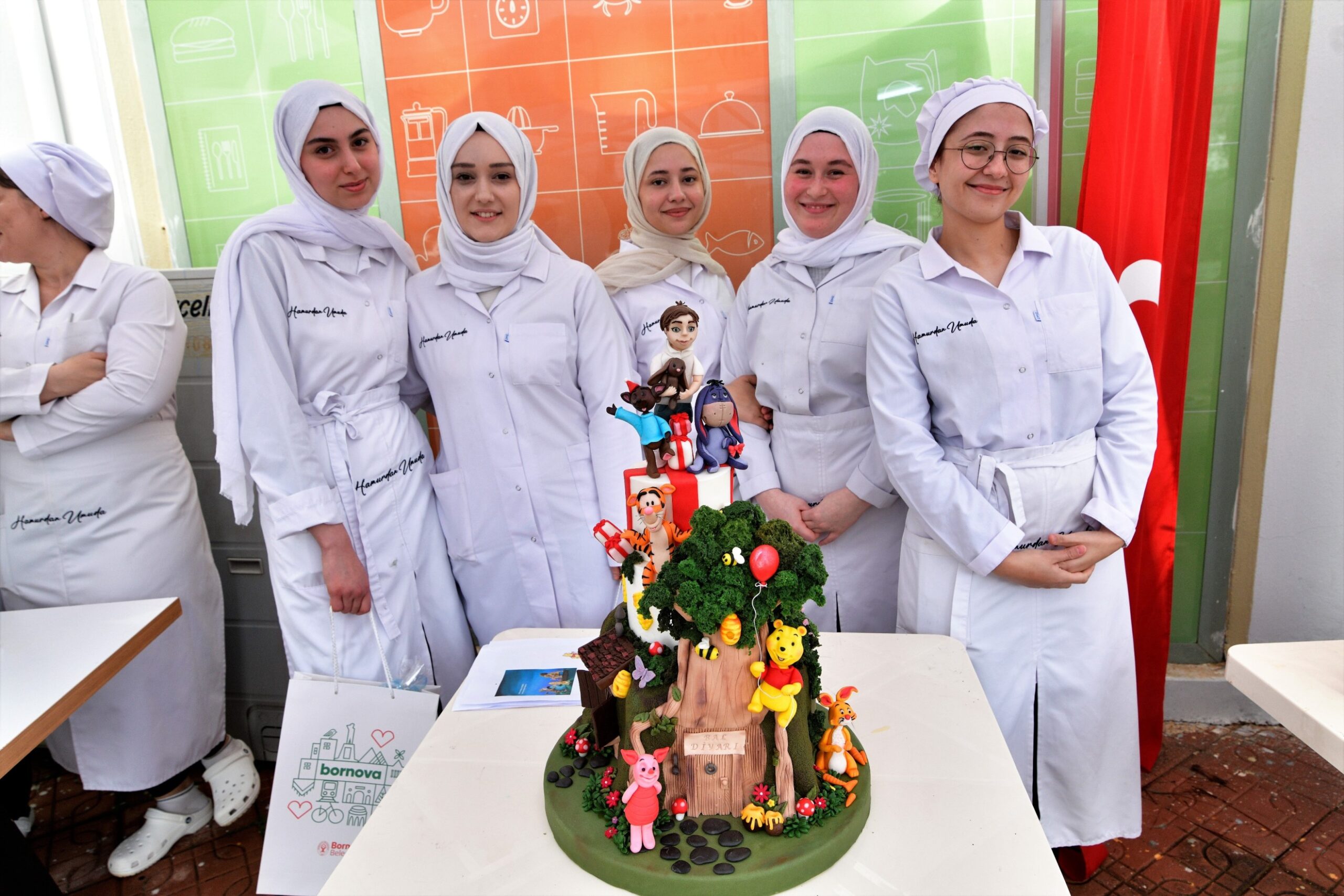 Bornova’da hamurdan umuda: 114 kursiyer meslek sahibi oldu 2 Bornova’da hamurdan umuda: 114 kursiyer meslek sahibi oldu