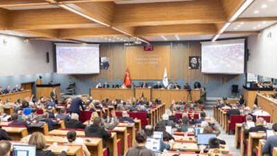 Yıllardır İzmir'in gündeminden düşmeyen Basmane Çukuru’nda tarihi dönemeç! Büyükşehir Meclisi