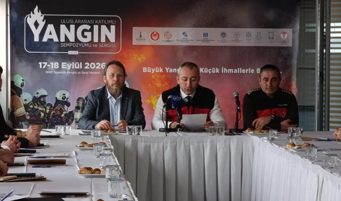 İzmir, yangın güvenliği ve stratejilerini küresel bir perspektifle ele almaya