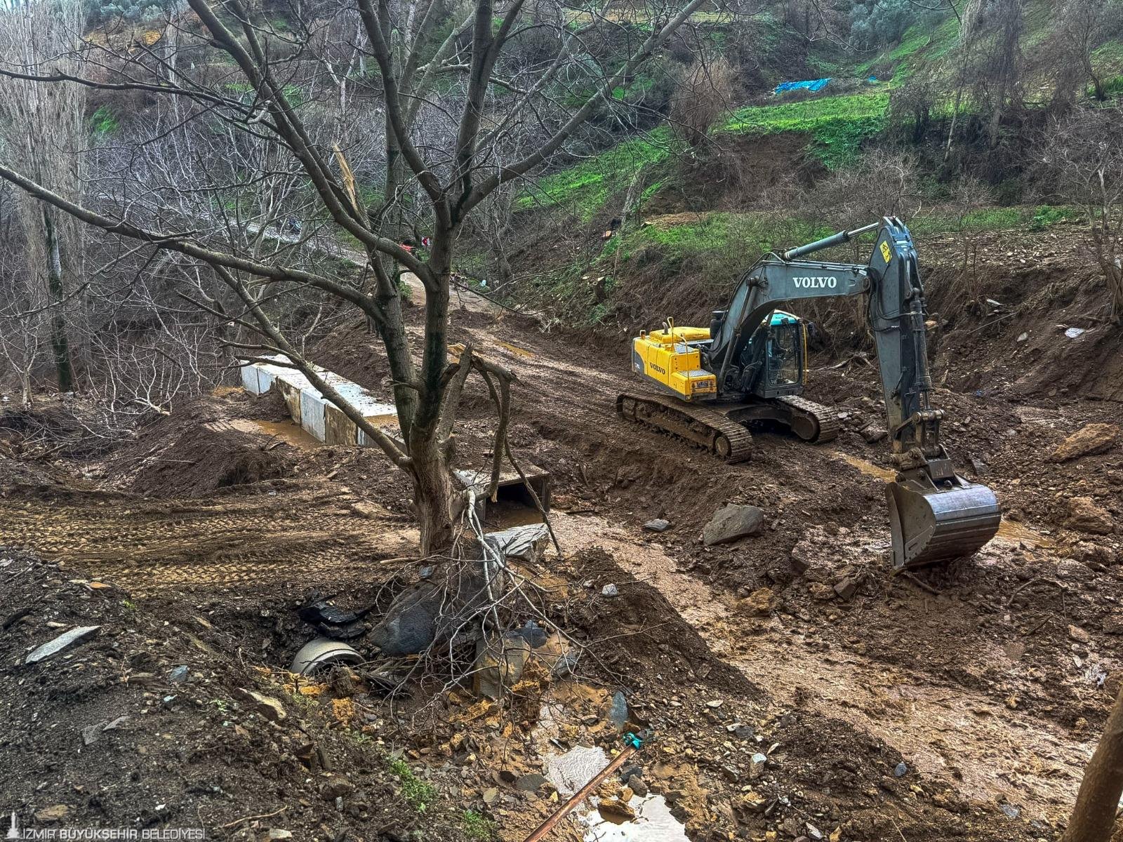 İzmir kırsalında yağış müdahalesi; ekipler teyakkuzda: Cuma o saate kadar dikkat