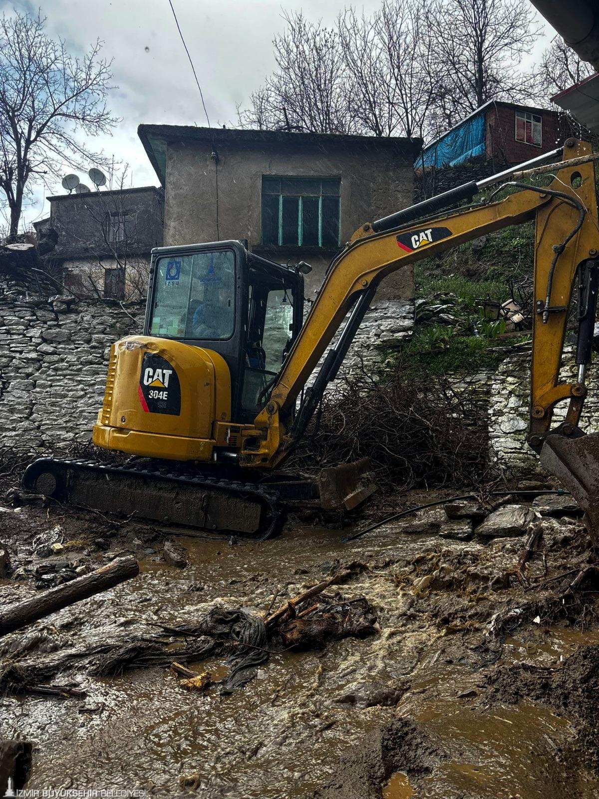İzmir kırsalında yağış müdahalesi; ekipler teyakkuzda: Cuma o saate kadar dikkat