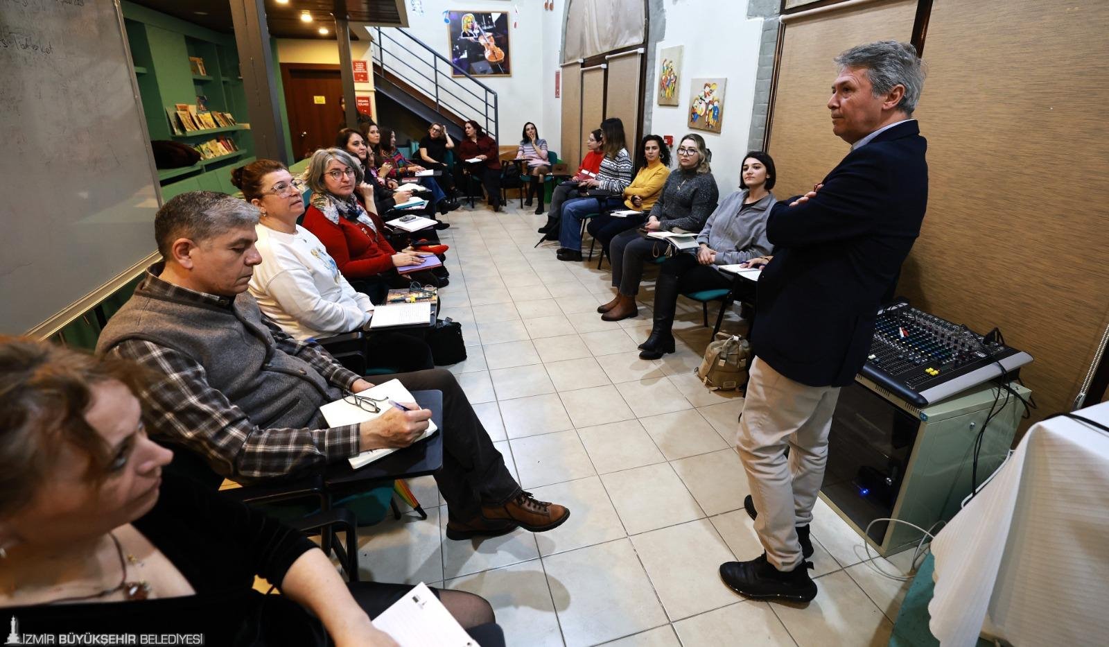 Herkes bu atölyeyi merak ediyor: Yazmak hiç bu kadar müzikli olmamıştı 3 Herkes bu atölyeyi merak ediyor: Yazmak hiç bu kadar müzikli olmamıştı