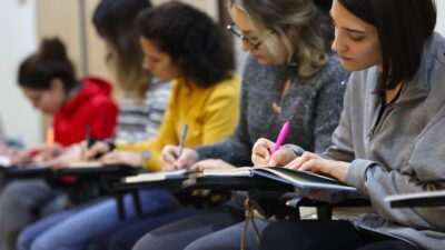 İzmir'in kalbinde, Ahmed Adnan Saygun Sanat Merkezi'nde yarım kalmış cümleler