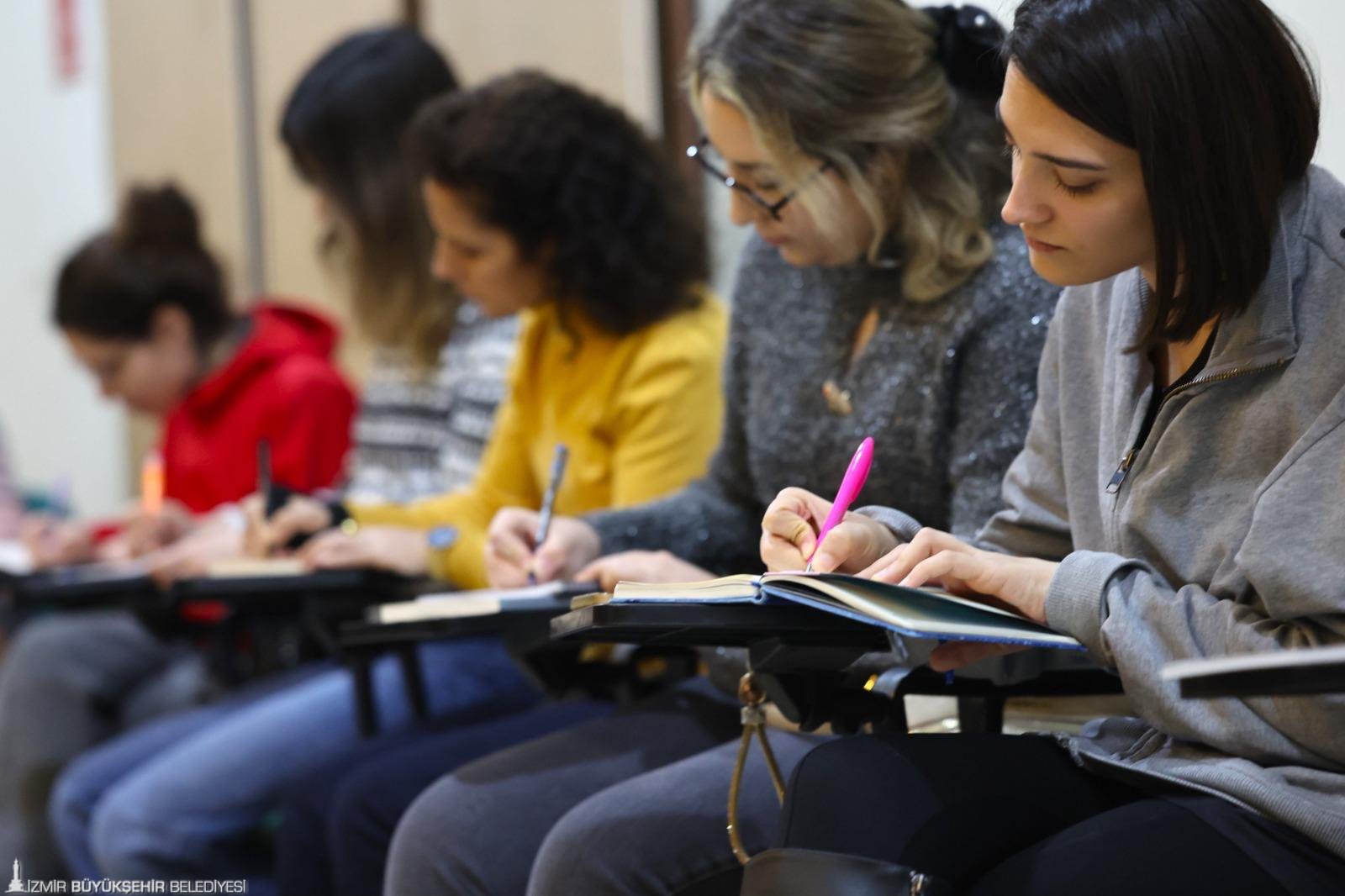 İzmir'in kalbinde, Ahmed Adnan Saygun Sanat Merkezi'nde yarım kalmış cümleler