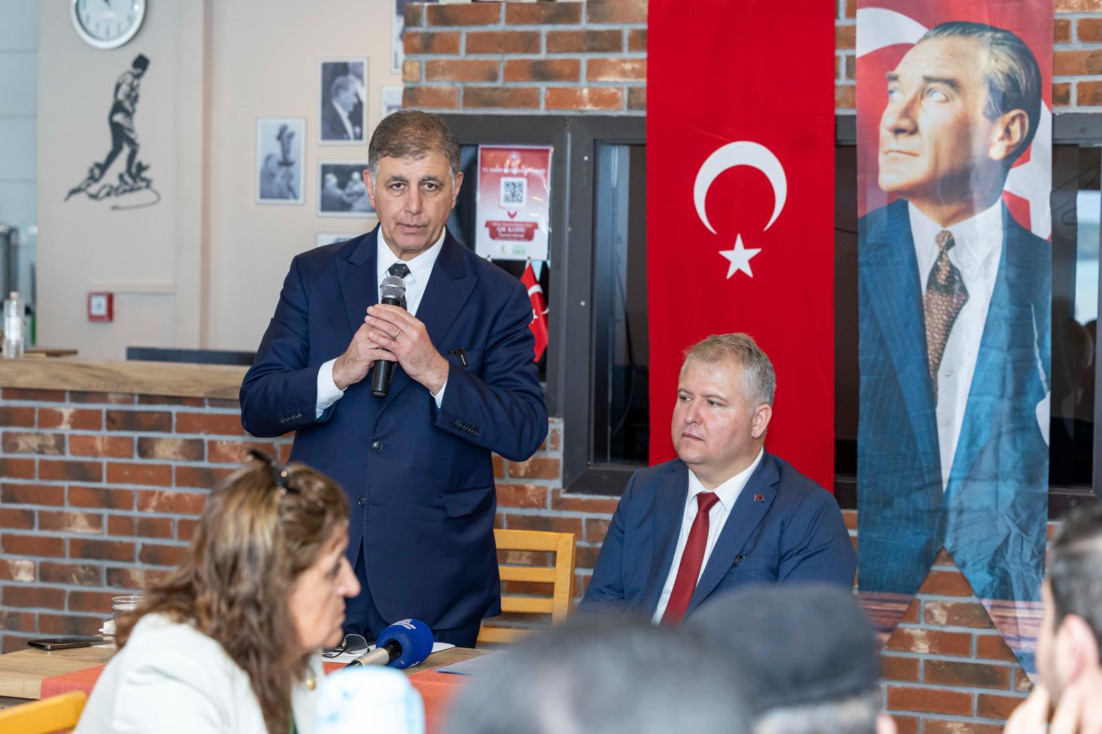 İzmir Büyükşehir Belediye Başkanı Cemil Tugay, Urla'dan meydan okudu! "Dışarıdan