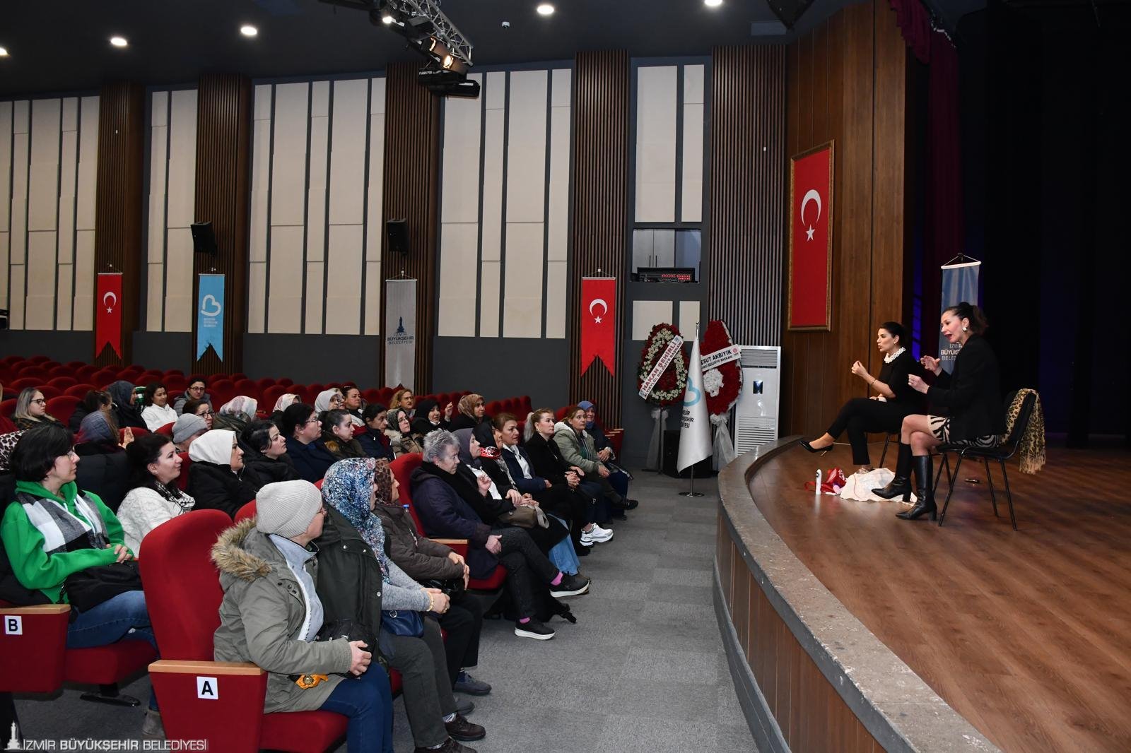 'Engel tanımayan' sağlık seferberliği: İzmir'in birinci seçilen projesi 'şifa' dağıtıyor 2 'Engel tanımayan' sağlık seferberliği: İzmir'in birinci seçilen projesi 'şifa' dağıtıyor