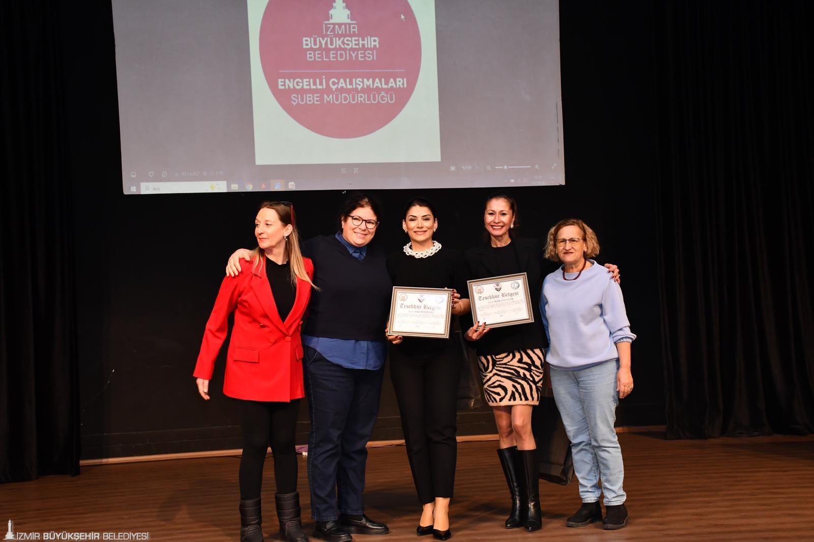 'Engel tanımayan' sağlık seferberliği: İzmir'in birinci seçilen projesi 'şifa' dağıtıyor 5 'Engel tanımayan' sağlık seferberliği: İzmir'in birinci seçilen projesi 'şifa' dağıtıyor
