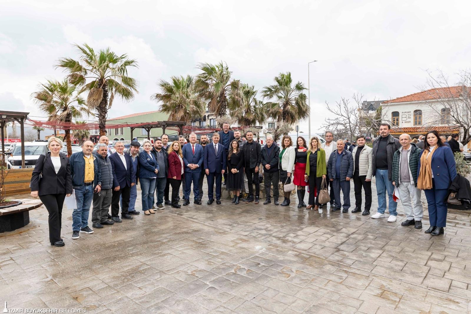 Başkan Tugay Urla'da muhtarlarla: 'İzmir için durmadan çalışacağız' 1 Başkan Tugay Urla'da muhtarlarla: 'İzmir için durmadan çalışacağız'