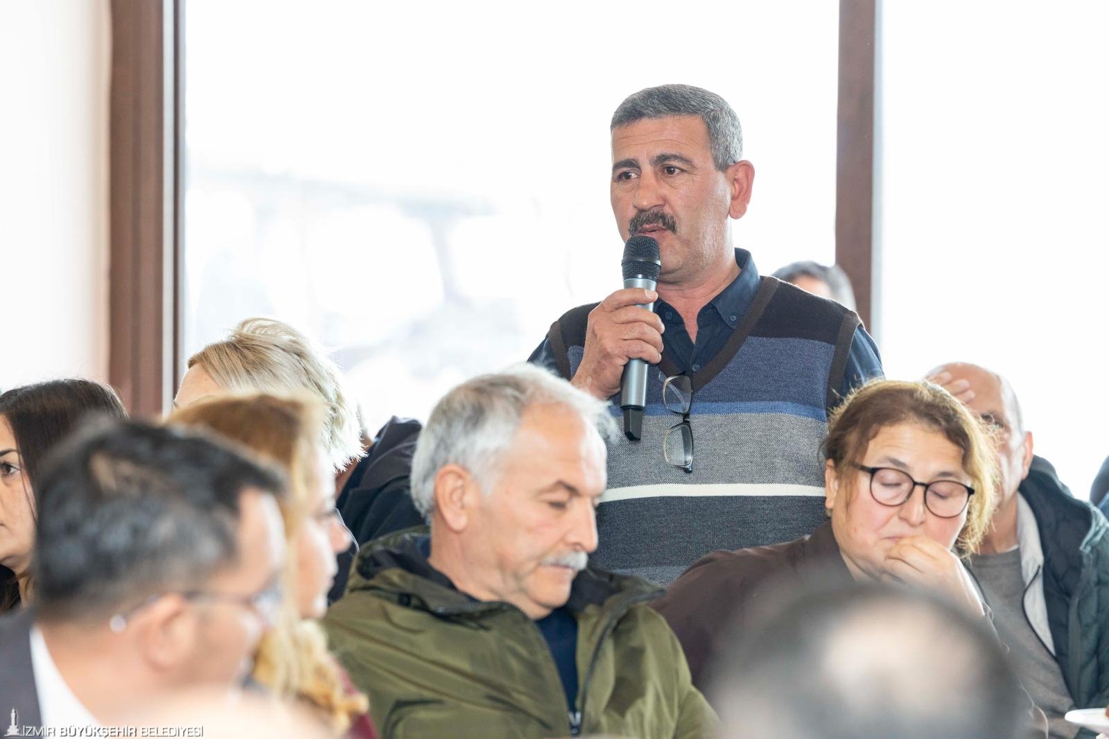 Başkan Tugay Urla'da muhtarlarla: 'İzmir için durmadan çalışacağız' 6 Başkan Tugay Urla'da muhtarlarla: 'İzmir için durmadan çalışacağız'