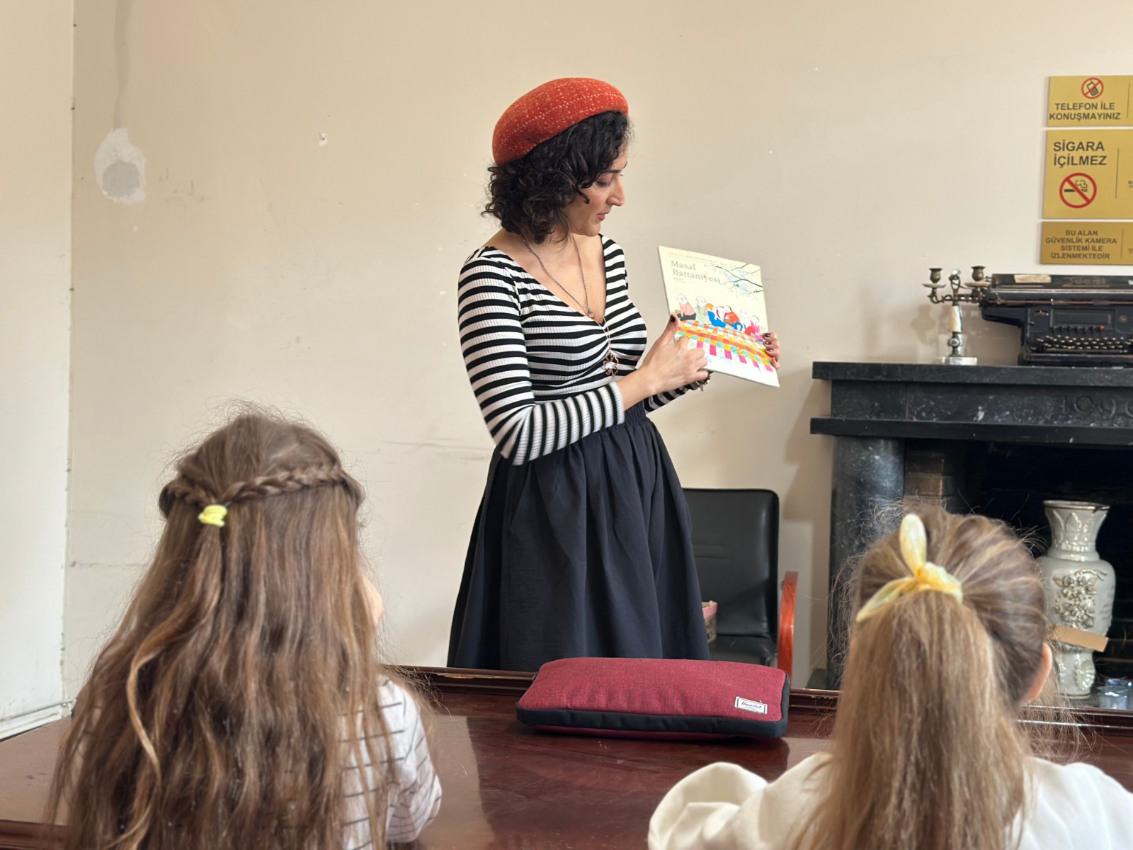 İzmir Kent Kütüphanesi’nde sevgi mesaisi! Çocuklar kalplerini açtı