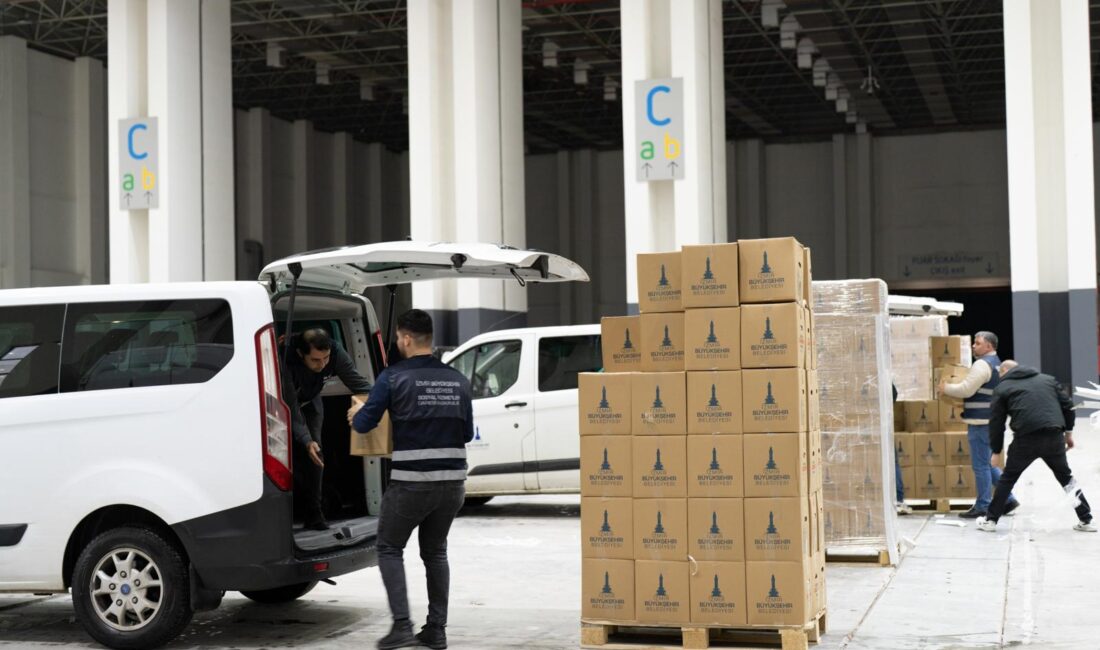 İzmir Büyükşehir Belediyesi sofralara dokunuyor! Sosyal yardım sistemine kayıtlı on