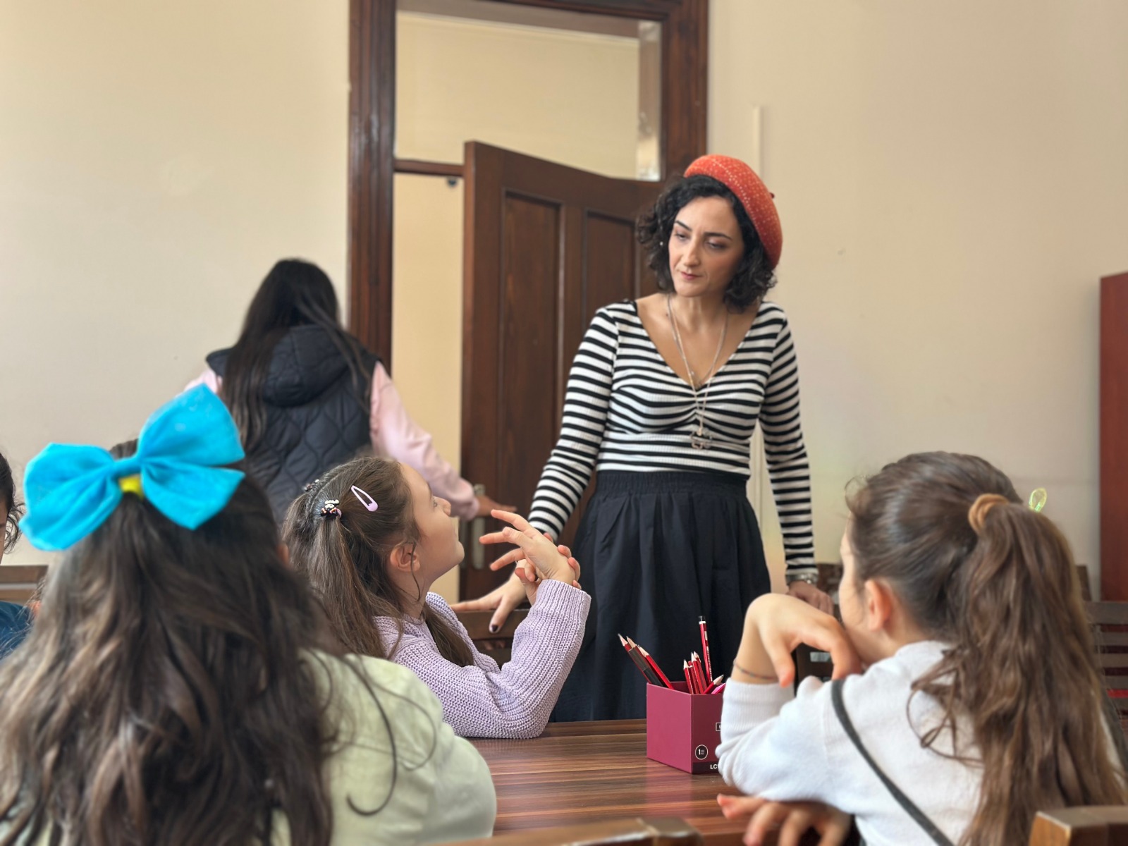 İzmir’in kalbinde çocuklara özel bir "sevgi" yolculuğu! Alsancak Kent Kütüphanesi’nde