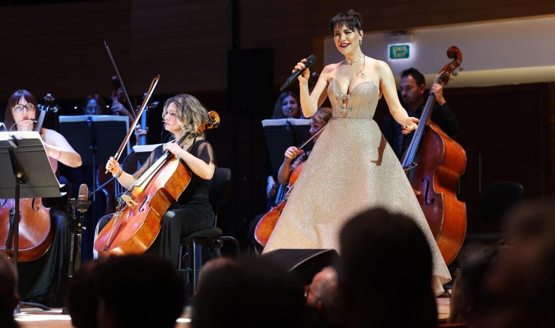 Şevval Sam bageti kaptı, İbrahim Yazıcı mikrofona geçti! Sevgililer Günü’ne