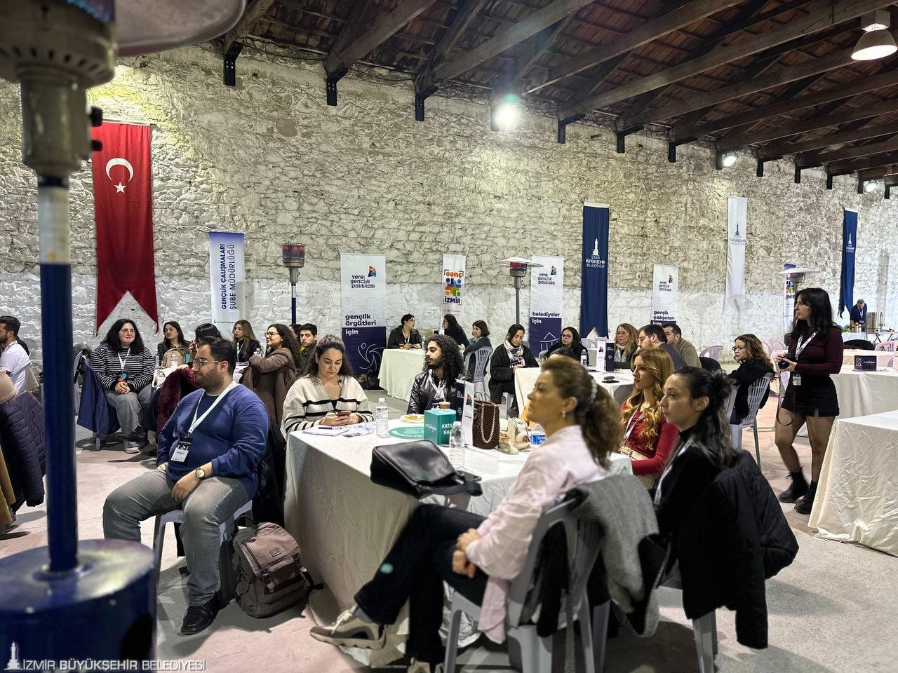 İzmir’de gençler kent yönetimine doğrudan katılıyor