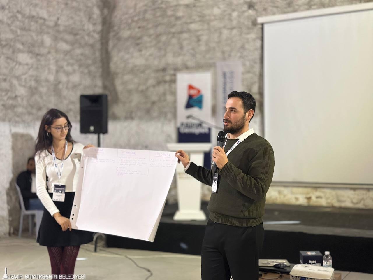 İzmir Büyükşehir Belediyesi "Genç dostu kent" vizyonuyla ezberleri bozuyor! Bıçakçı