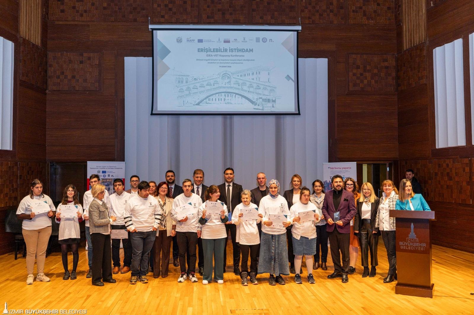 İzmir'de engelli bireylere 'altın bilezik': Destekli istihdam modeli 'umut' oldu